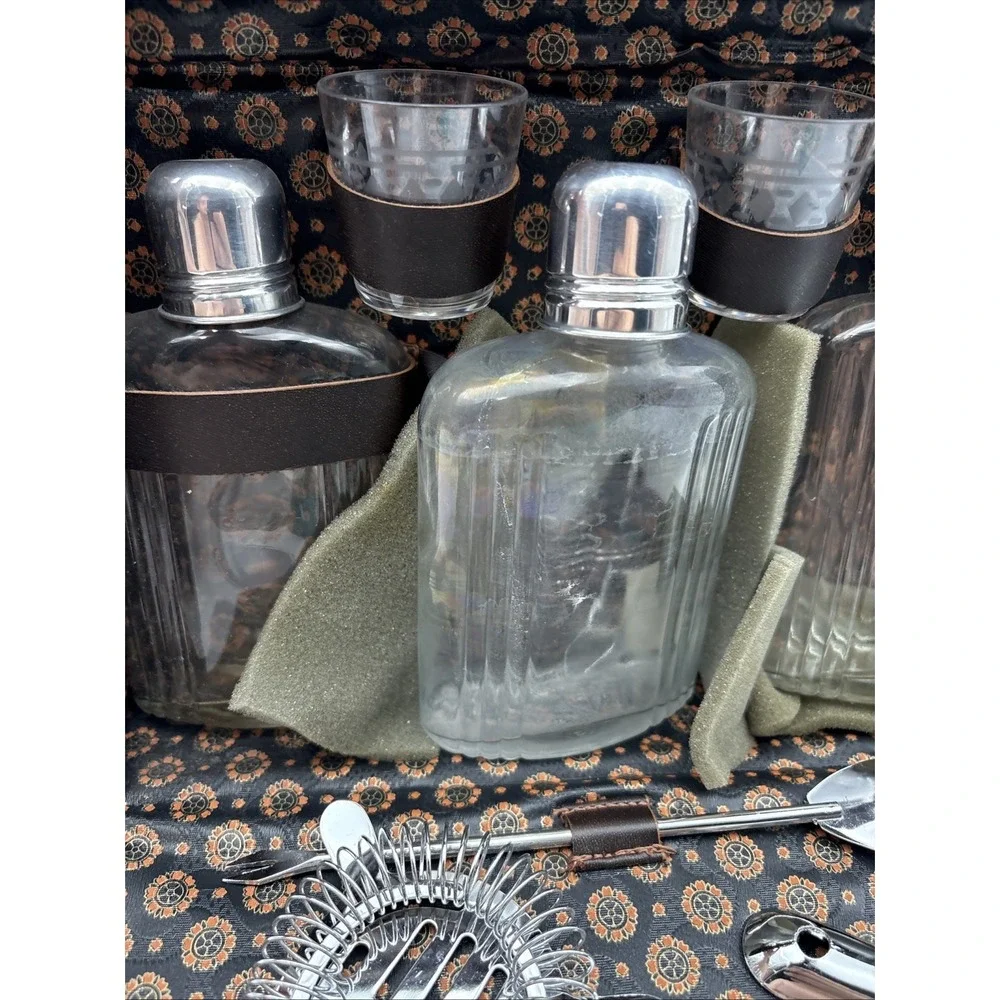 Vintage Travel Bar Set 3 Flasks 2 Shot Glasses Leather Carrying Case Brown Retro